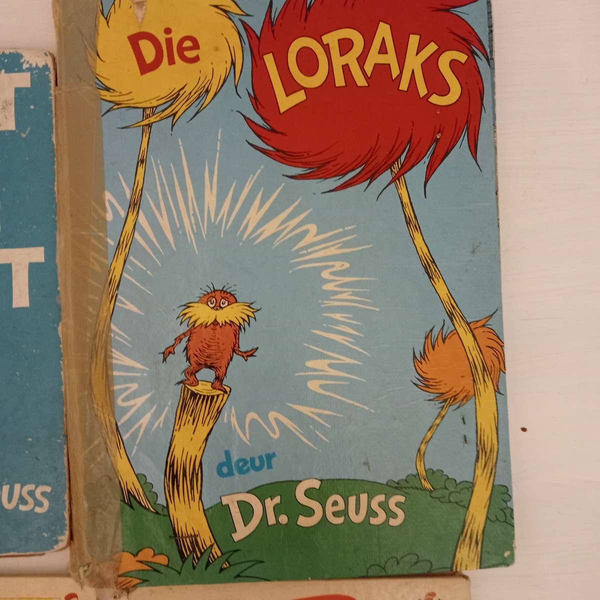 4 X Dr Seuss books (bid for all)