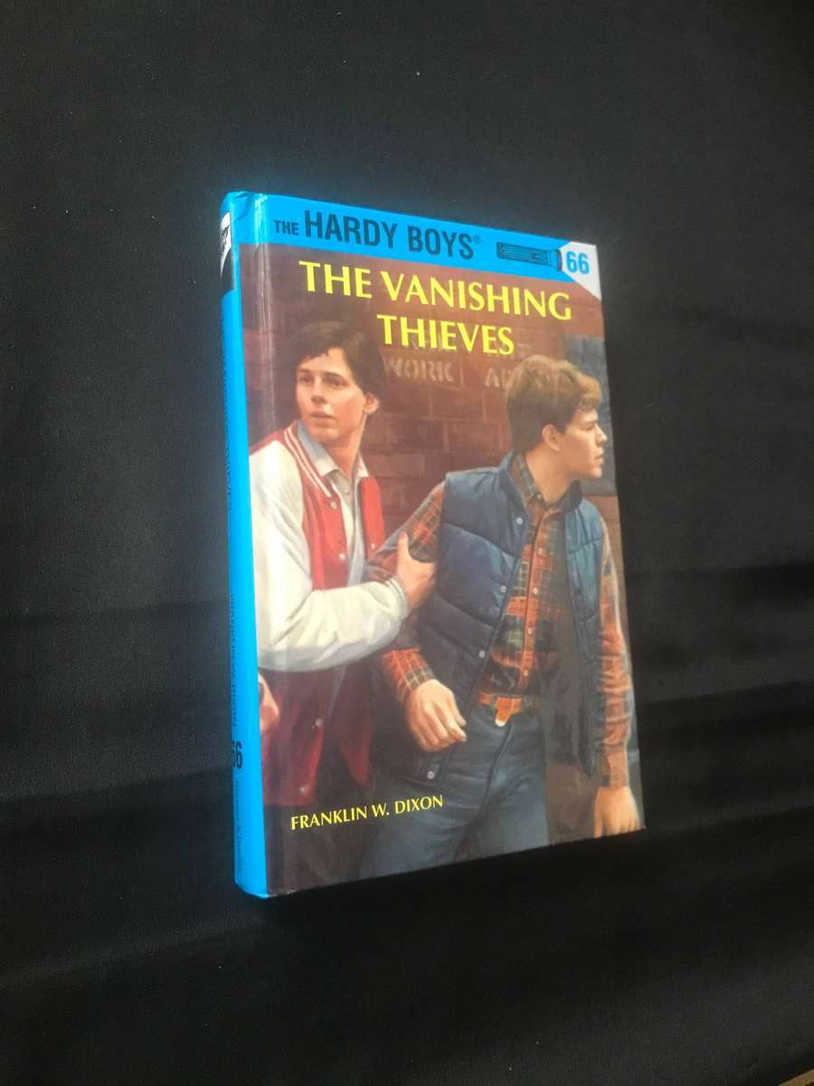 The Hardy Boys. The Vanishing Thieves. Franklin W. Dixon.