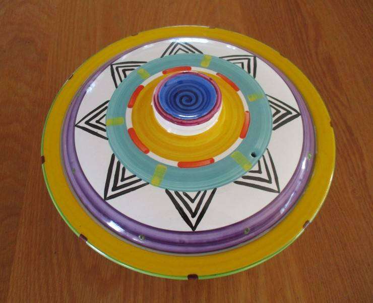 Lidded bowl by internationally renowned ceramicist Clementina van der Walt