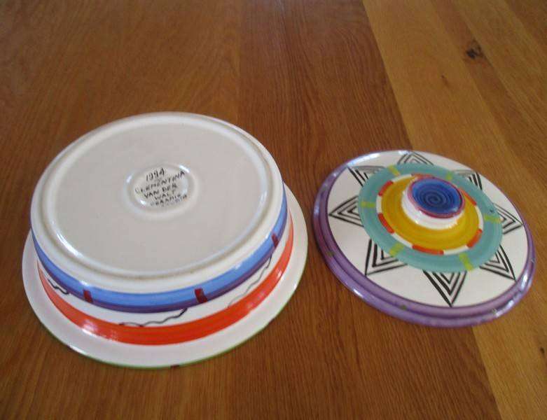 Lidded bowl by internationally renowned ceramicist Clementina van der Walt
