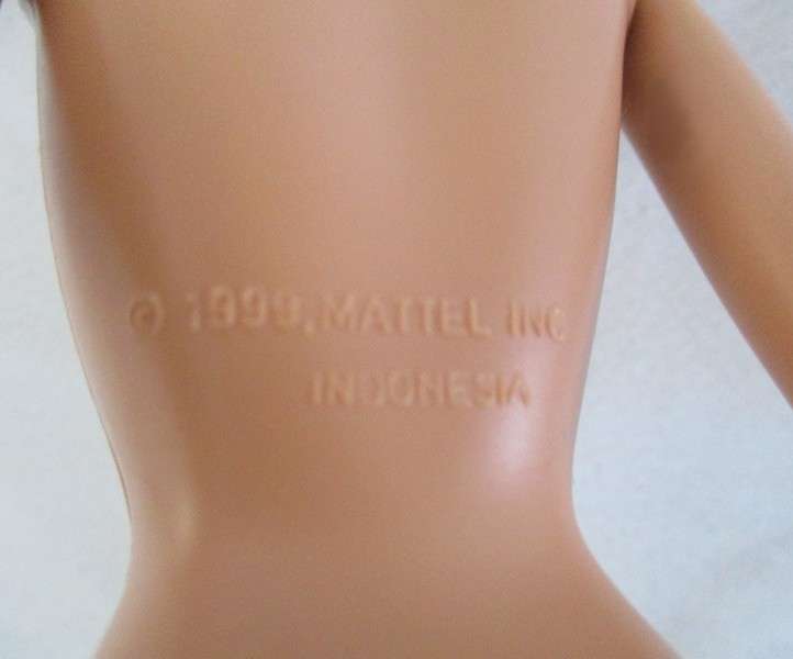 A Mattel Barbie with gorgeous EXTRA long - knees bend - great condition