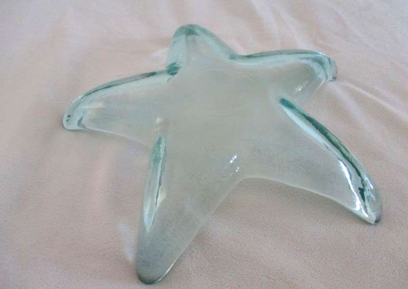 Lovely thick, tinted glass star fish-shaped dish