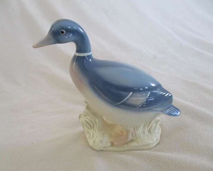 Lovely hand painted porcelain duck