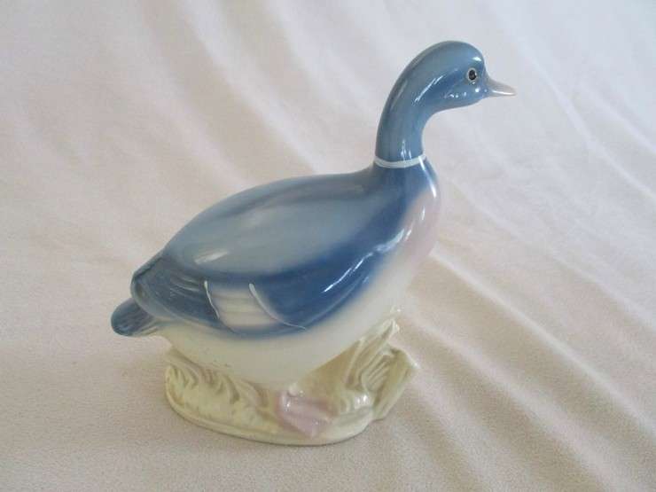 Lovely hand painted porcelain duck