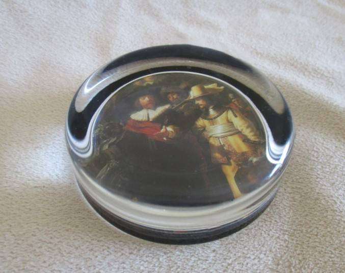 Collectable Rijksmuseum, Amsterdam small glass paperweight - Rembrandt - De Nachtwacht