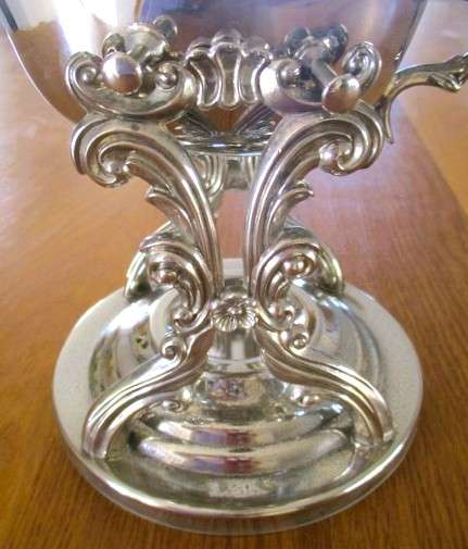 Elegant antique Victorian/Edwardian silver plated sauciere for hot chocolate, gravies & other sauces