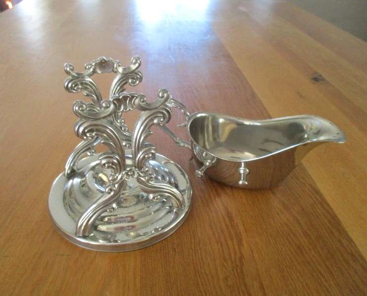 Elegant antique Victorian/Edwardian silver plated sauciere for hot chocolate, gravies & other sauces