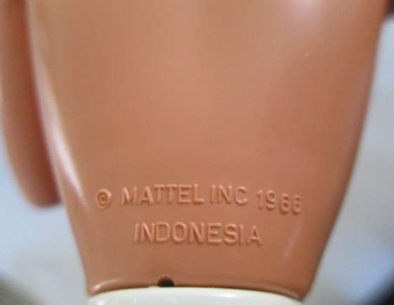 For Annalie only - Beautiful vintage Mattel Barbie in striking evening dress - knees bend