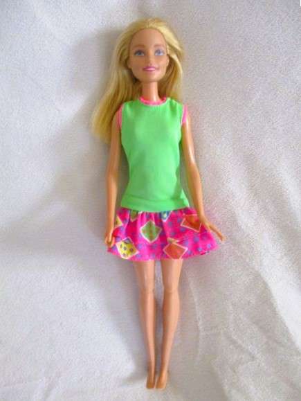 A pretty Mattel Barbie doll  with articulated knees