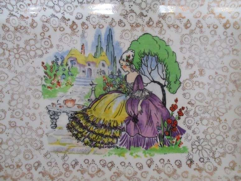 Vintage 1930's H&K Tunstall 'Crinoline Lady' sandwich plate