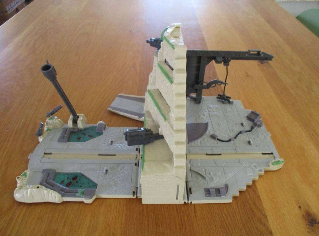 1997 L.F.L./G.T.I. Star Wars Action Fleet base