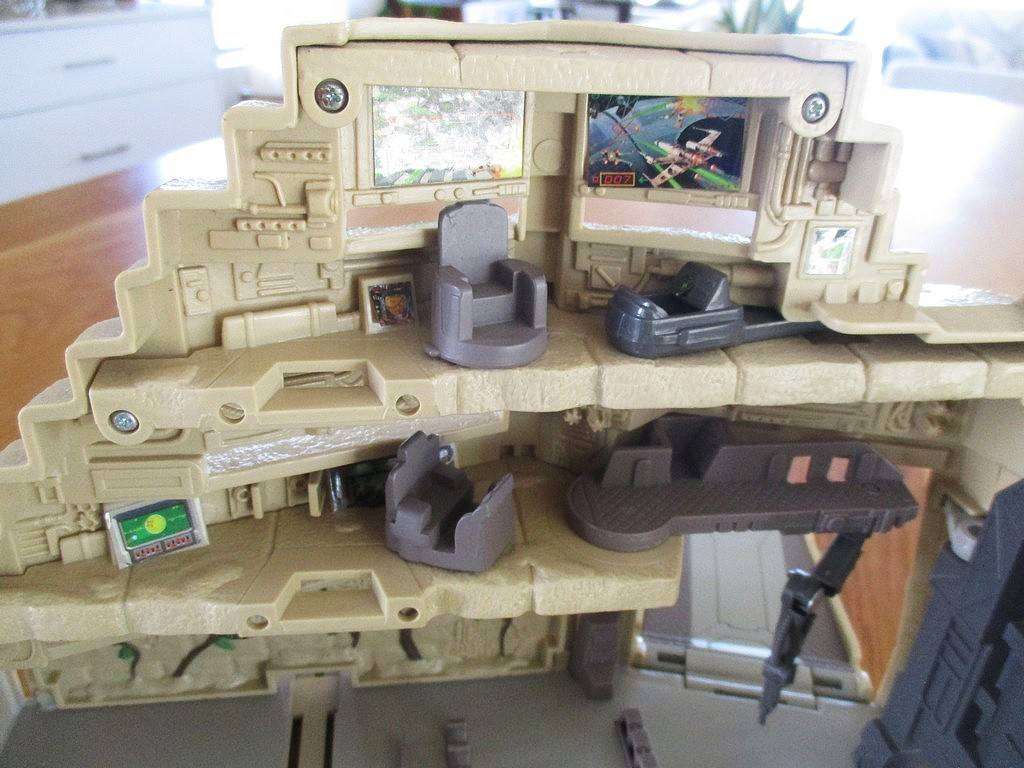 1997 L.F.L./G.T.I. Star Wars Action Fleet base