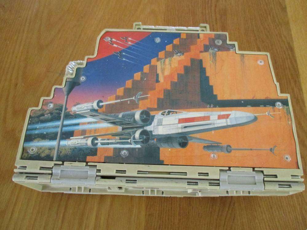 1997 L.F.L./G.T.I. Star Wars Action Fleet base
