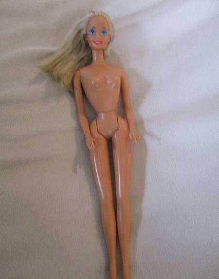 Vintage Mattel Barbie in cute outfit - knees bend