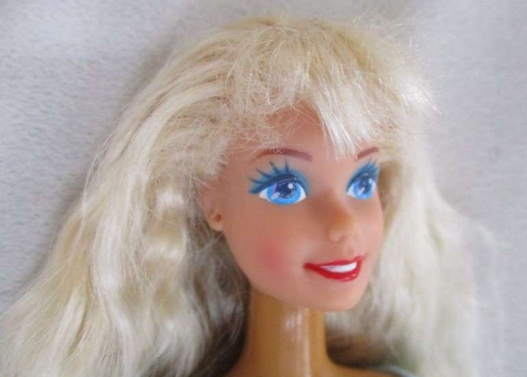 Vintage Mattel Barbie with long crimped hair - knees bend
