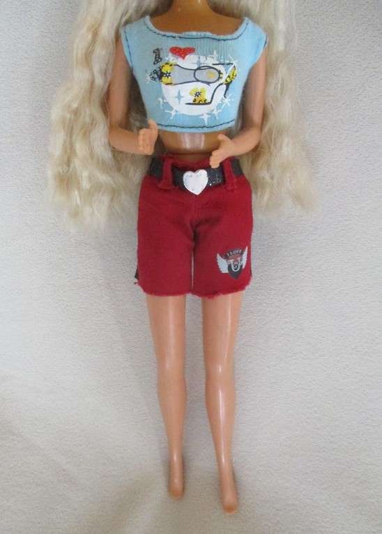 Vintage Mattel Barbie with long crimped hair - knees bend
