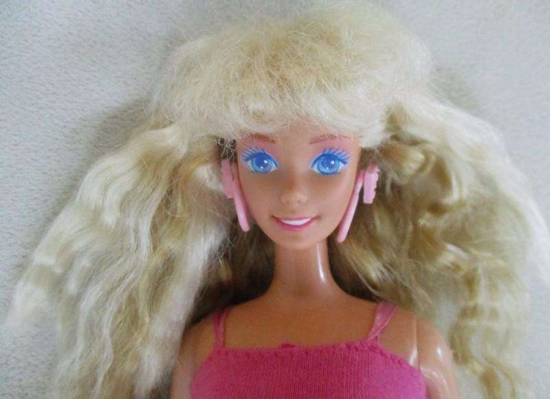 Vintage Island Fun?Mattel Barbie with two tone layered crimped hair & original earrings - knees bend