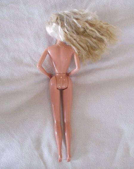 Vintage Island Fun?Mattel Barbie with two tone layered crimped hair & original earrings - knees bend