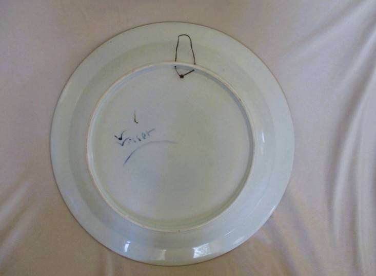 Exceptional HUGE studio art treasure (500mm diameter) - signed by artist -excellent condition