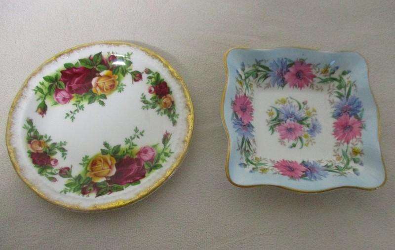 Batch of seven collectable pin dishes and saucers incl. Royal Albert, Foley, Imari, Paragon etc.
