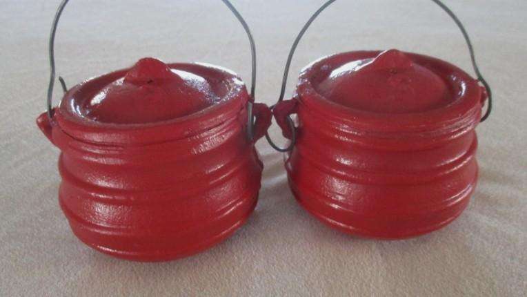 For your braai or "potjiekos" evening - two festive cast iron salt and pepper "potjies"