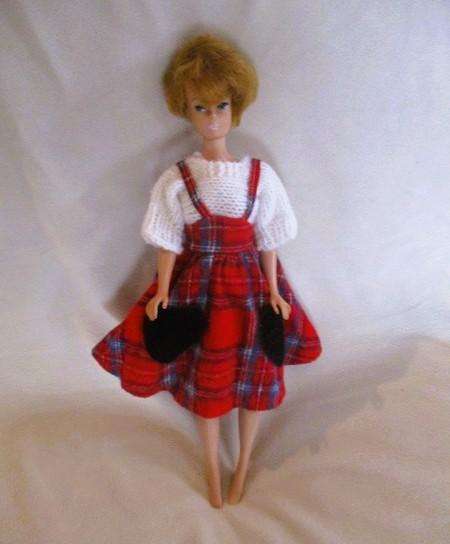 Ultra rare find! Vintage 1962 Mattel Barbie Bubble Cut Midge doll (with extra outfits)