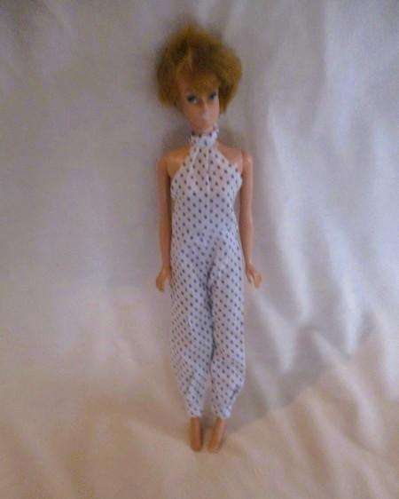 Ultra rare find! Vintage 1962 Mattel Barbie Bubble Cut Midge doll (with extra outfits)