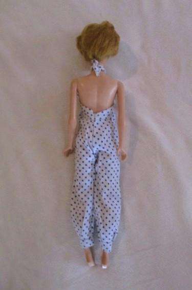 Ultra rare find! Vintage 1962 Mattel Barbie Bubble Cut Midge doll (with extra outfits)