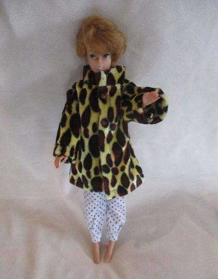 Ultra rare find! Vintage 1962 Mattel Barbie Bubble Cut Midge doll (with extra outfits)
