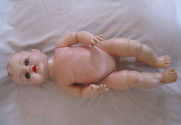 Vintage 48cm tall 1957 Ellanee Doll Company doll with jointed knees and elbows