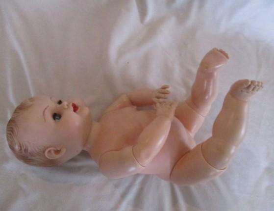 Vintage 48cm tall 1957 Ellanee Doll Company doll with jointed knees and elbows