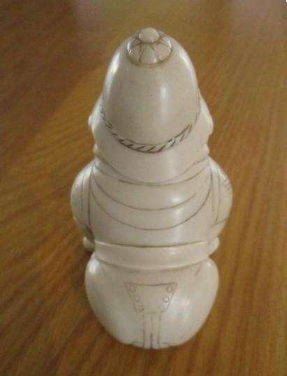 Iconic John Biccard crushed marble figurine - Bobby Bulldog - signed