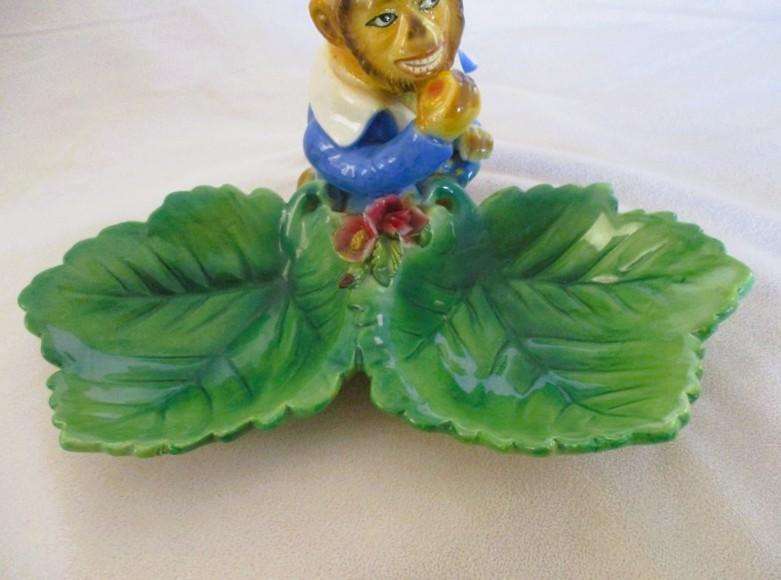 Whimsical vintage Italian highly glazed Majolica candy/nut dish (ignore light reflections on glaze)