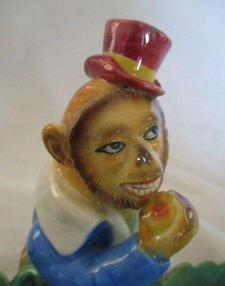 Whimsical vintage Italian highly glazed Majolica candy/nut dish (ignore light reflections on glaze)