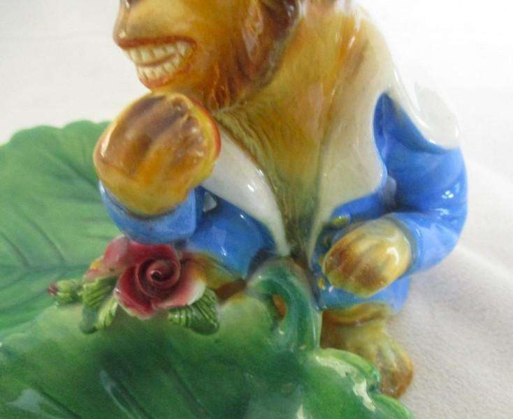 Whimsical vintage Italian highly glazed Majolica candy/nut dish (ignore light reflections on glaze)