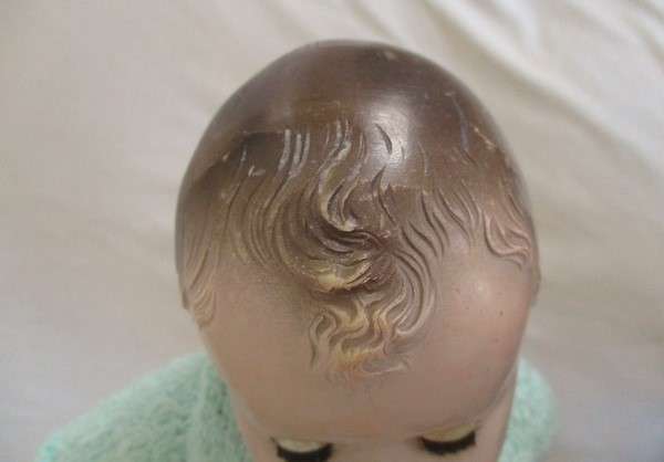 Vintage 1950's hard plastic doll with open/close eyes - 31cm tall