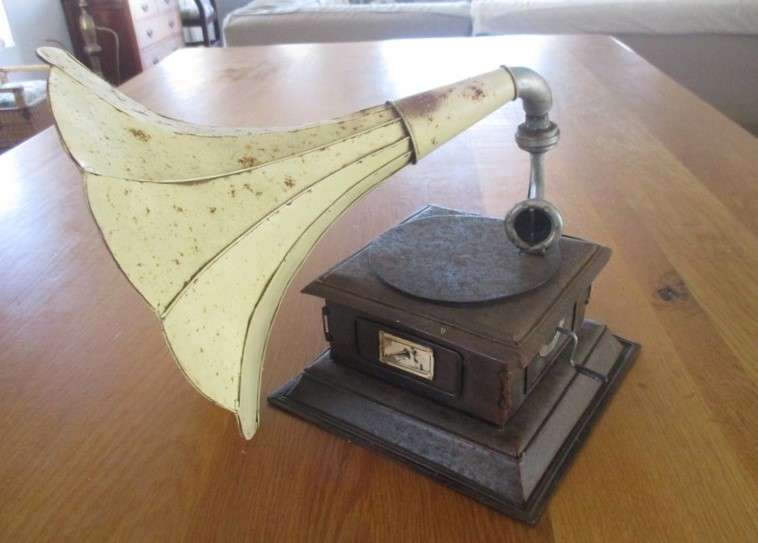 Original decor - rustic shabby chic "his master's voice" ornamental metal record player