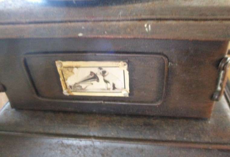 Original decor - rustic shabby chic "his master's voice" ornamental metal record player