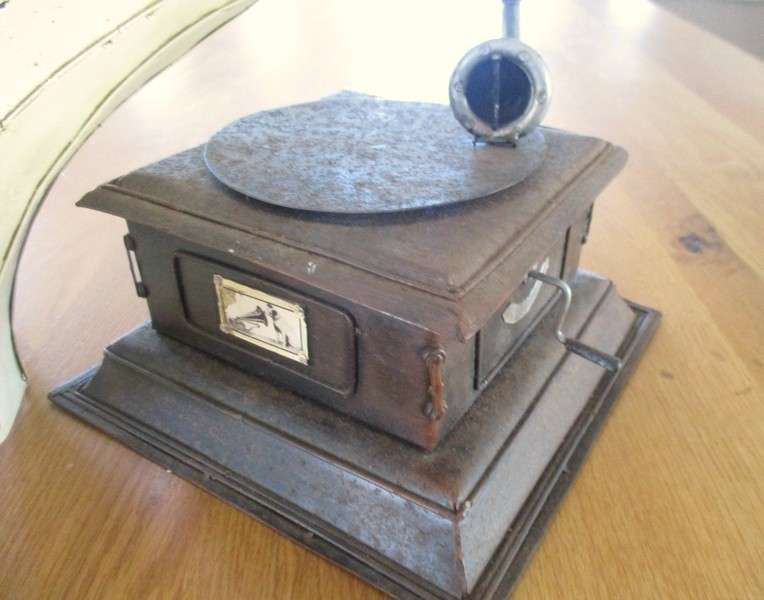 Original decor - rustic shabby chic "his master's voice" ornamental metal record player