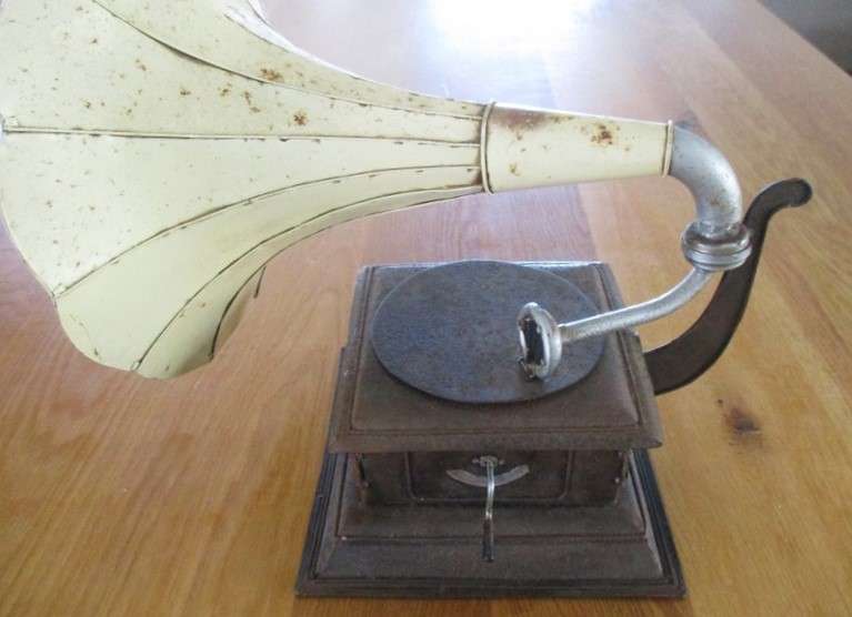 Original decor - rustic shabby chic "his master's voice" ornamental metal record player