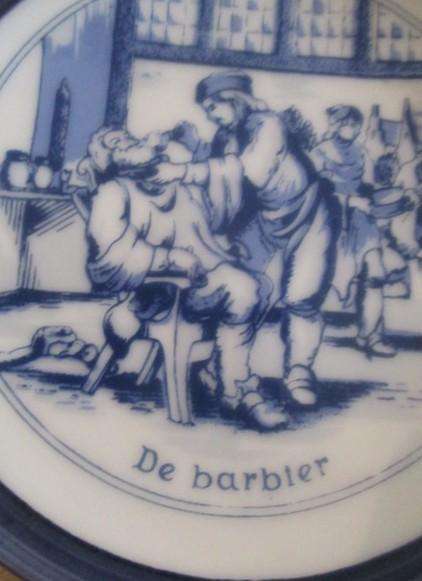 Five small Delft Oude Molen display plates
