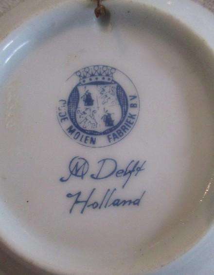 Five small Delft Oude Molen display plates