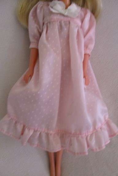 Cute Barbie-like fashion doll - flip her tummy for pregnant/not pregnant