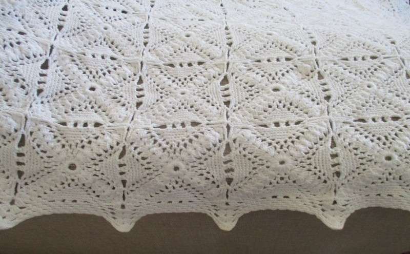 Very large,  heavy, expertly hand crocheted Table cloth/bed spread/throw - 2.78m x 2.58m