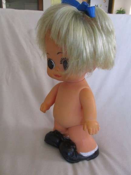 Too cute - vintage 1960's Big Eyes doll (Twiggy era) - 32cm tall