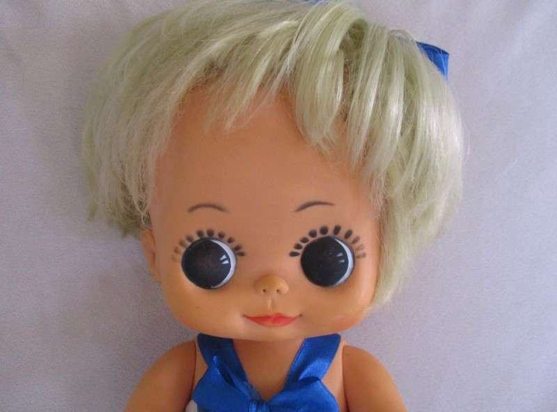 Too cute - vintage 1960's Big Eyes doll (Twiggy era) - 32cm tall