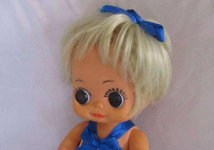 Too cute - vintage 1960's Big Eyes doll (Twiggy era) - 32cm tall