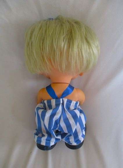 Too cute - vintage 1960's Big Eyes doll (Twiggy era) - 32cm tall
