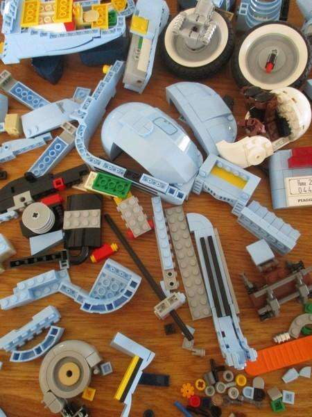 Lego Vespa 125 - complete in box