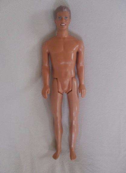 Barbie's boyfriend - 1990's Mattel Pearl Beach Ken doll with knees that bend